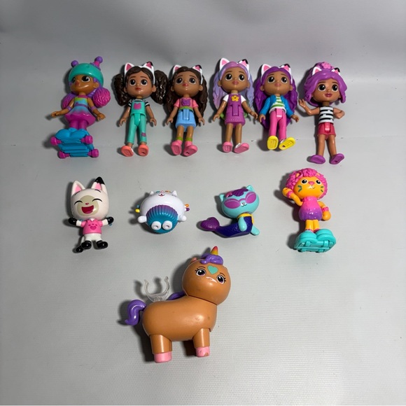 Gabby’s Dollhouse 81 Piece Lot Figures Accessories Playset Toys